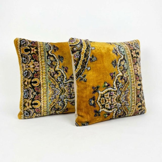 Mid-Century Modern Heritage Velvet Pillow Cover 20'' X 20'' - Set of Two For Sale - Image 3 of 4