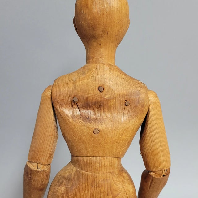 Brown 19th C Antique Hand-Carved Wooden Artist’s Lay Figure, Articulated Mannequin For Sale - Image 8 of 14