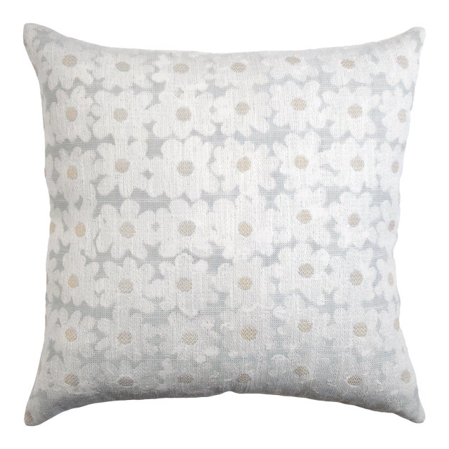 Kevin O'Brien Daisy Shell 22" Performance Pillow For Sale