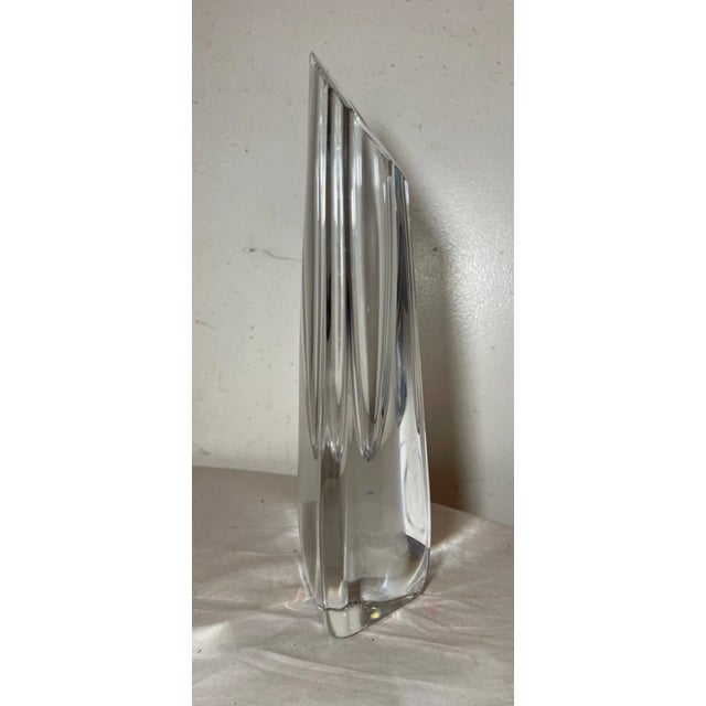 1990s Tall Mint Condition Signed Baccarat Colorless Crystal Glass Triangular Vase For Sale - Image 5 of 15