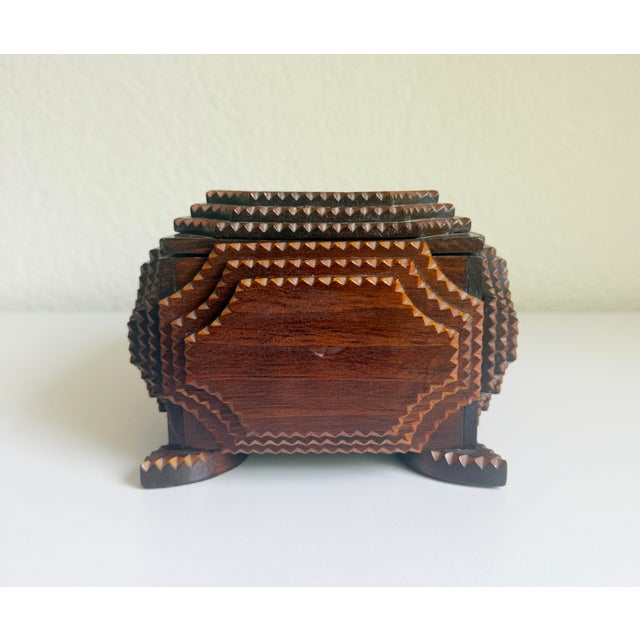 American Antique Tramp Art Box With Scalloped Corners, Early 20th Century For Sale - Image 3 of 16