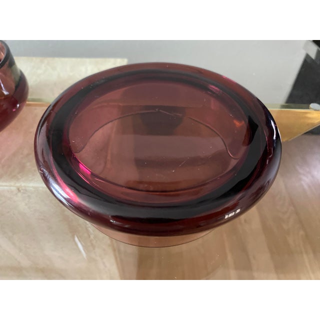 A beautiful MCM hand-blown glass dish, in the style of Blenko, with a cloche-style lid that fits elegantly over the bowl....