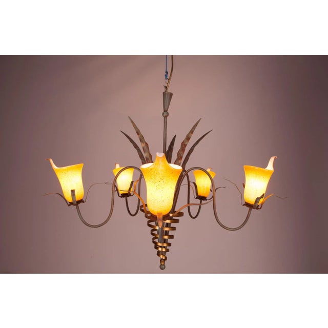 Avant-garde chandelier made in the style of hollywood regency from the second half of the 20th century. Chandelier...