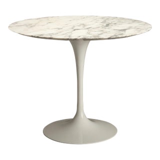 Saarinen Round Tulip Pedestal Dining Foyer Table in Arabescato Marble For Sale