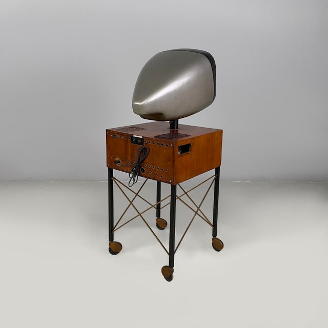 Mid-Century Italian Model 1718 Television by Sergio Berizzi, Cesare Buttè and Dario Montagni for Phonola, 1957 For Sale - Image 4 of 18
