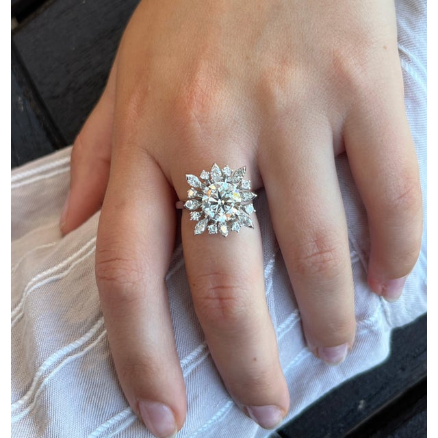 2020s 3.01 Carat Round Cut Lab Grown Diamond Ring With Marquise Cut Diamond Halo For Sale - Image 5 of 6