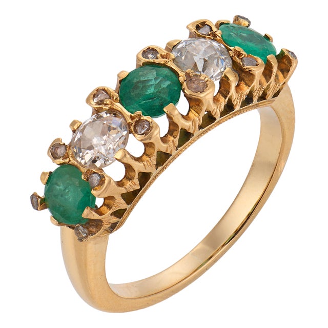 1910s Edwardian Emerald Diamond 18k Yellow Gold Ring, Size 5.25 For Sale