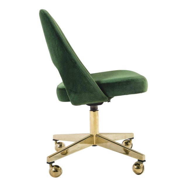 Mid-Century Modern Saarinen Executive Armless Chair in Emerald Green Velvet, Vintage Swivel Base For Sale - Image 3 of 4