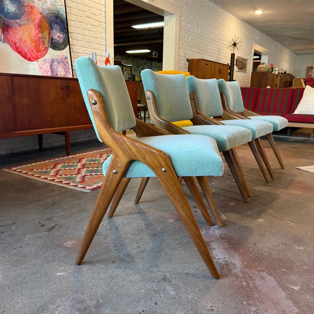 Gio Ponti Mid-Century Modern Mohair Dining Chairs by Beresford & Hicks, c.1950s For Sale - Image 4 of 6