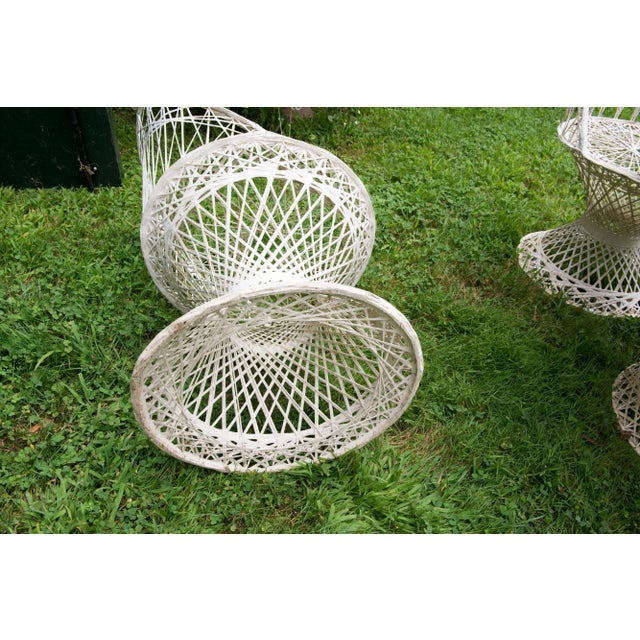 1960s Russell Woodard Four Chairs & Round Table of Spun Fiberglass - Set of 5 For Sale - Image 12 of 13