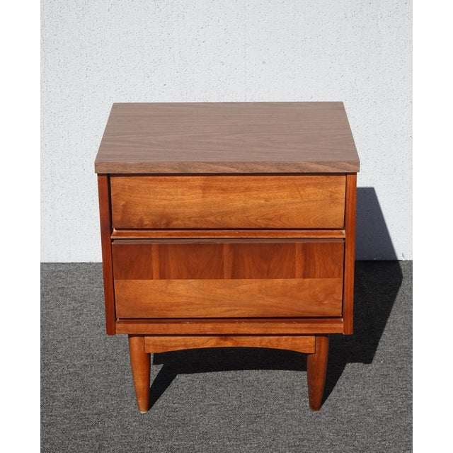 Vintage Mid Century Modern Dresser & Tallboy Dresser & Nightstand Bedroom Furn. For Sale - Image 10 of 12