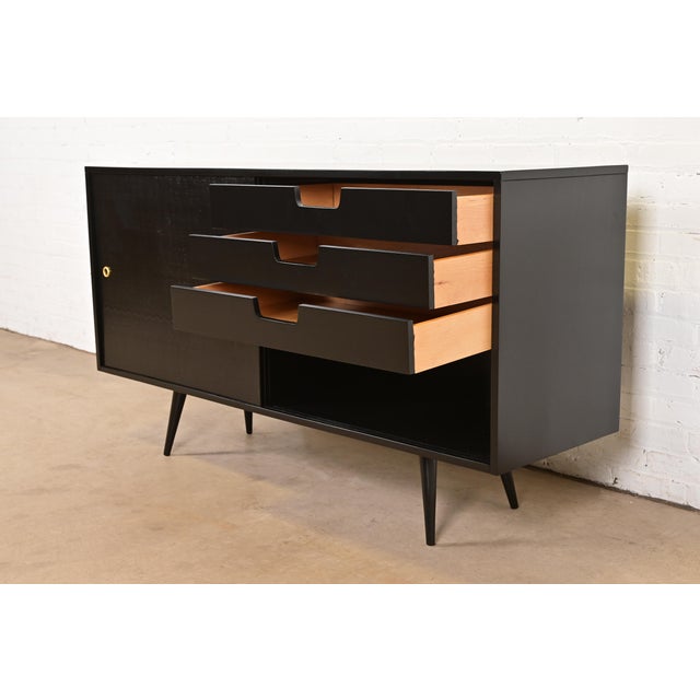 Paul McCobb Planner Group Mid-Century Modern Black Lacquered Sideboard Credenza, Newly Refinished For Sale In South Bend - Image 6 of 14