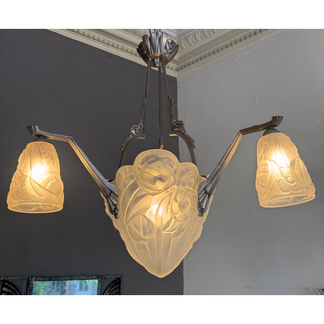 Art Deco Chandelier with Three Tulips and Shell by Degué For Sale - Image 11 of 18