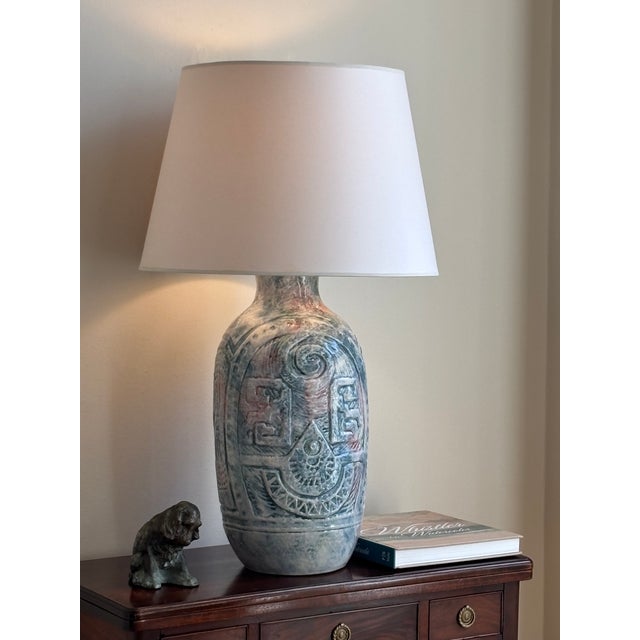 Mid-Century Modern Aztec-Inspired Ceramic Table Lamp For Sale - Image 16 of 17