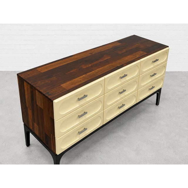 Mid Century Modern Plastic + Rosewood Credenza / Long Dresser by Vallieres, C. 1960's For Sale In New York - Image 6 of 13