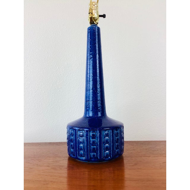 1960s Vintage Mid-Century Modern Palshus Blue Ceramic Danish Table Lamp Dl26 Annalise Per Linneman For Sale - Image 5 of 10