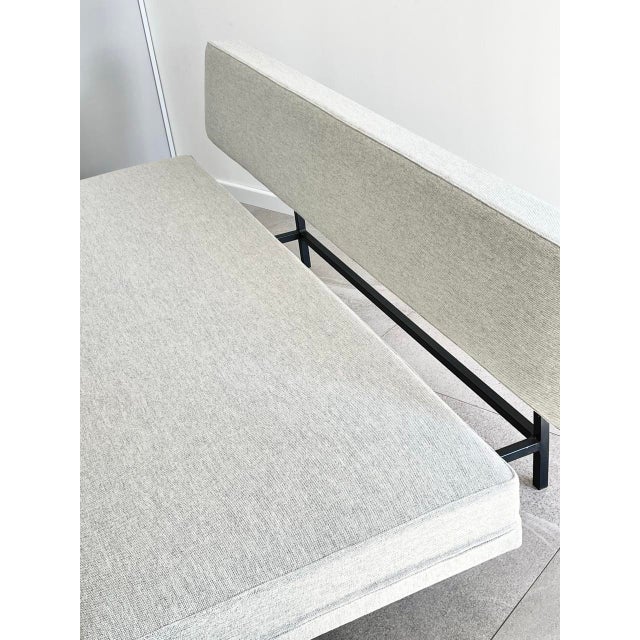 Daybed by André Simard for Airborne, 1960s For Sale - Image 3 of 10