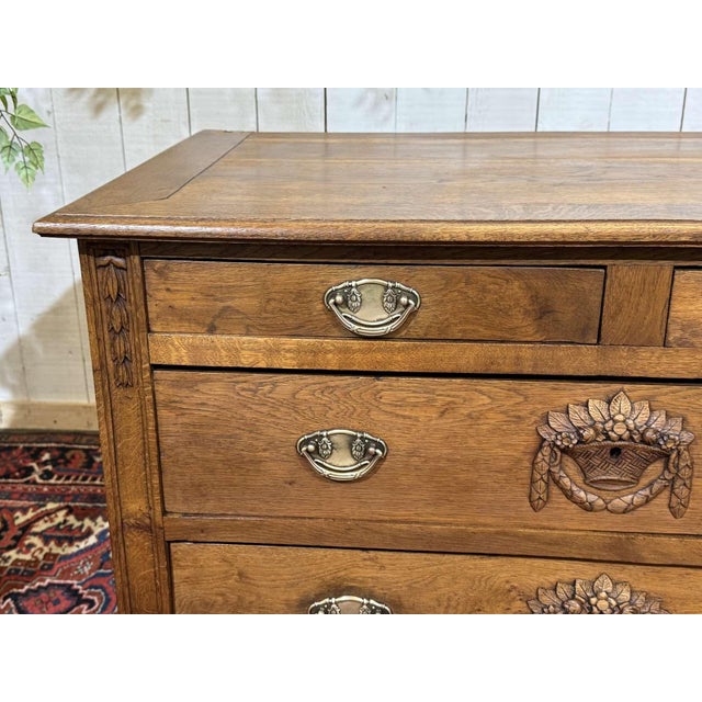 Chest of Drawers in Oak For Sale - Image 9 of 18