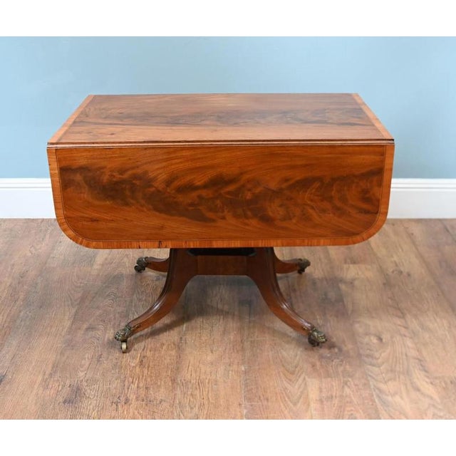 Hollywood Regency Regency Mahogany Breakfast Table in Mahogany, 1810s For Sale - Image 3 of 8