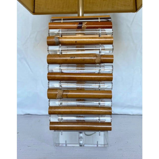 Mid Century Modern Palm Regency Lucite & Bamboo Table Lamp by Ritts Co. For Sale In Philadelphia - Image 6 of 13