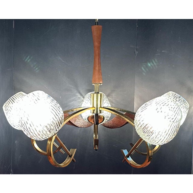 1960s Japanese Wood and Brass 5-Light Tulip Chandelier With Original Textured-Glass Shades For Sale - Image 10 of 12