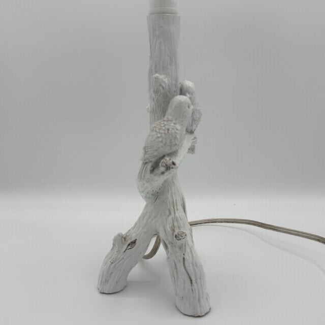Vintage 1990s Faux Bois Bird Lamp, Cottagecore White Resin Tree Trunk Lamp For Sale In Richmond - Image 6 of 6