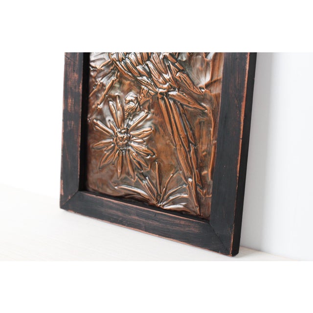 1960s Mid-Century Parrot Copper Repoussé Plaque in Rustic Wood Frame For Sale - Image 5 of 14