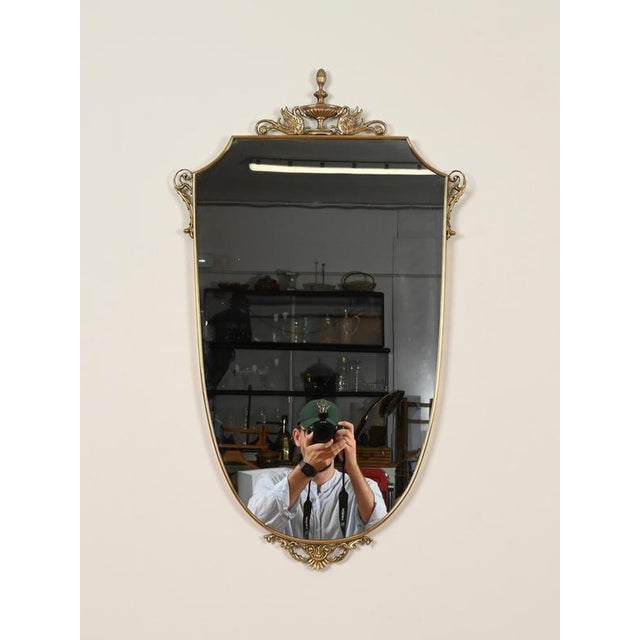 Gio Ponti Large Neoclassical Italian Shield Brass Wall Mirror by Gio Ponti, 1950s For Sale - Image 4 of 10