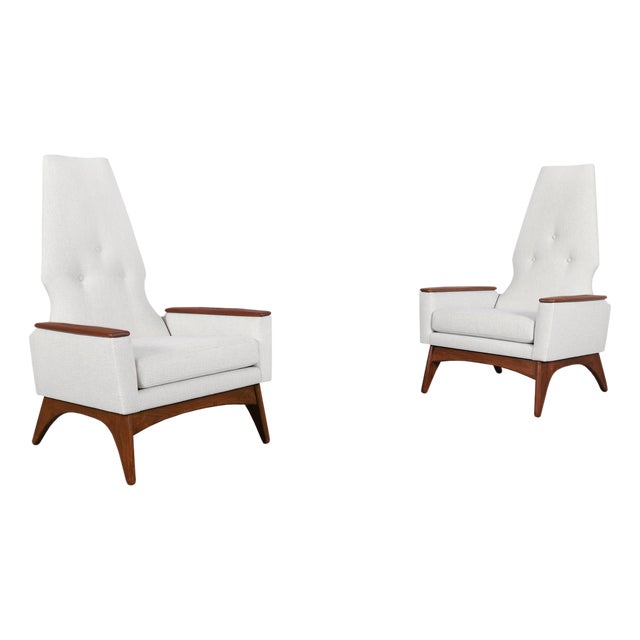 Mid-Century Modern Sculptural Walnut Lounge Chairs by Kroehler For Sale