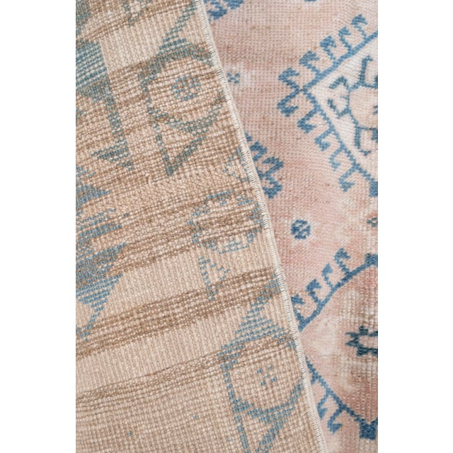 1960s HandKnotted Washed Out Turkish Oushak Rug 3'11" X 6'1" For Sale - Image 10 of 13