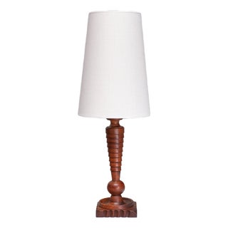 French Art Deco Tall Sculptural Table Lamp in Turned Oak with Ivory Shade, 1920s For Sale