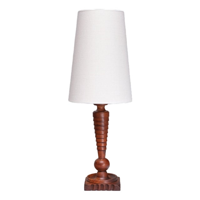 French Art Deco Tall Sculptural Table Lamp in Turned Oak with Ivory Shade, 1920s For Sale