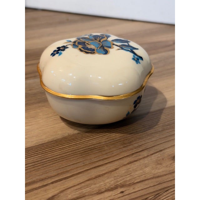 Lenox Pagoda 5-Sided Porcelain Trinket or Powder Box For Sale - Image 9 of 13