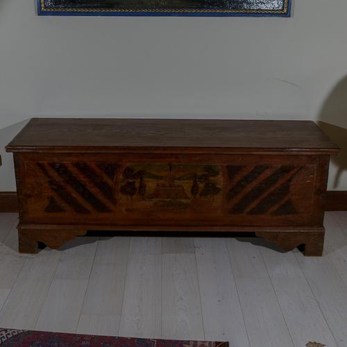 This charming antique chest, dating back to the folk furniture tradition, represents a piece of local artisanal history....