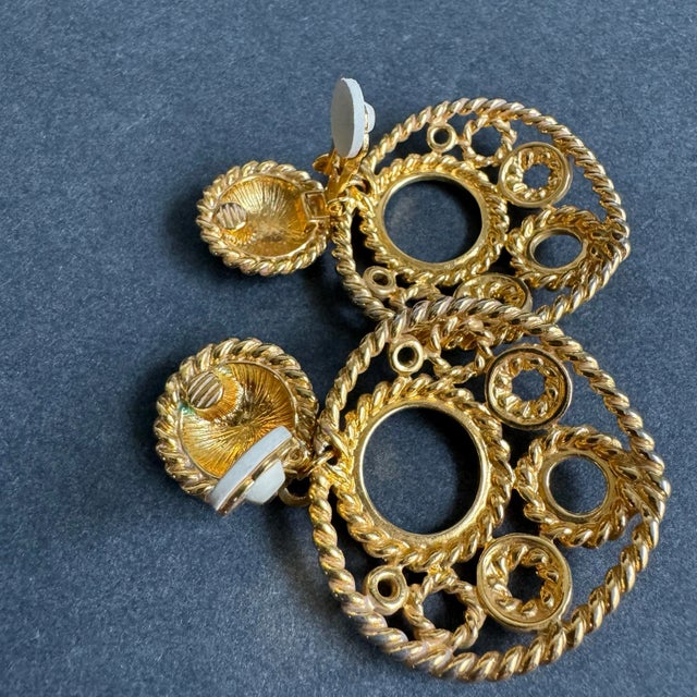 Vintage Gold Tone Filigree Earrings Clip-on Dangle Drop 90s Statement Jewelry For Sale - Image 6 of 9