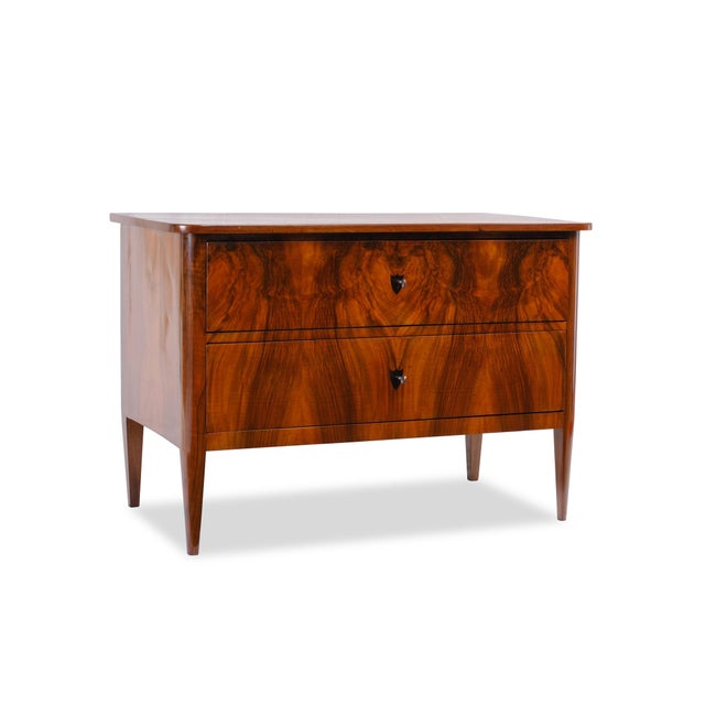 Biedermeier Chest of 2 Drawers in Walnut, 1820 For Sale - Image 4 of 11