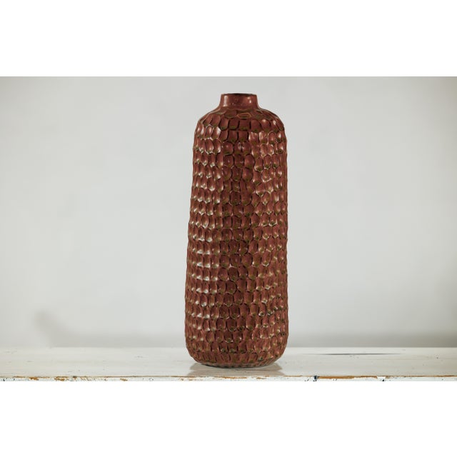 Contemporary Tall Brown Ceramic Vase with Honeycomb Texture and Green Speckled Glaze For Sale - Image 3 of 18