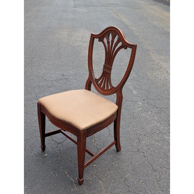 Vintage Drexel Hepplewhite Style Carved Shield Back Dining Chairs - Set of 4 For Sale - Image 16 of 18
