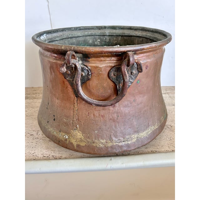 Large Farmhouse Kitchen Vessel - Hand-Hammered Copper Cauldron With Forged Iron Handles - 19th Century For Sale - Image 15 of 16