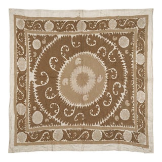 Suzani Wall Hanging Decor - Neutral Tan Uzbek Tablecloth 4'9'' X 5'7'' For Sale
