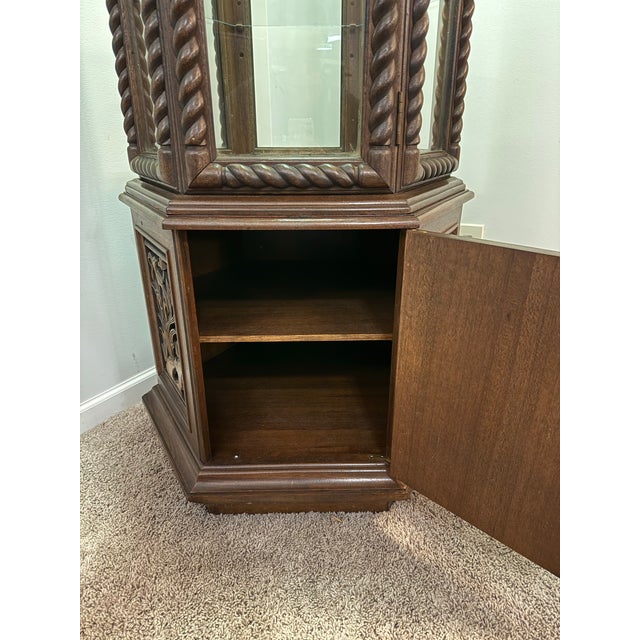 Mid-20th Century Chinoiserie Carved Wood Pagoda Vitrine & Display Cabinet For Sale In Atlanta - Image 6 of 9