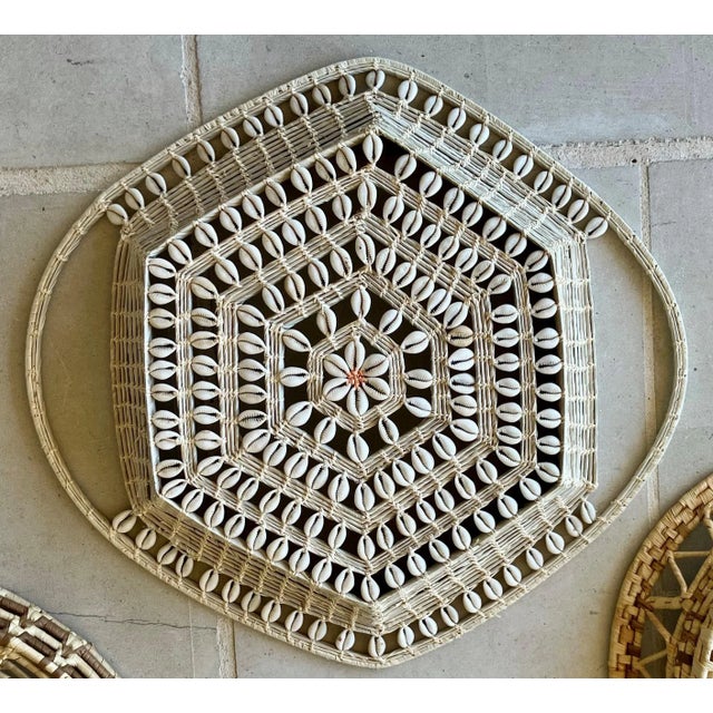 Mid 20th-Century Artfully Handwoven Natural Grass Trays - Set of 4 For Sale - Image 10 of 12