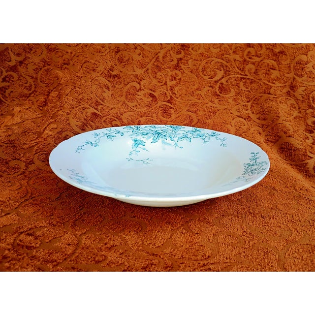 Late 20th Century Antique Blue and White Floral Soup Bowls Set of 4 F Winkle Co "Sprays" Victorian Staffordshire China English Cottage Chinoiserie Home Decor For Sale - Image 5 of 10