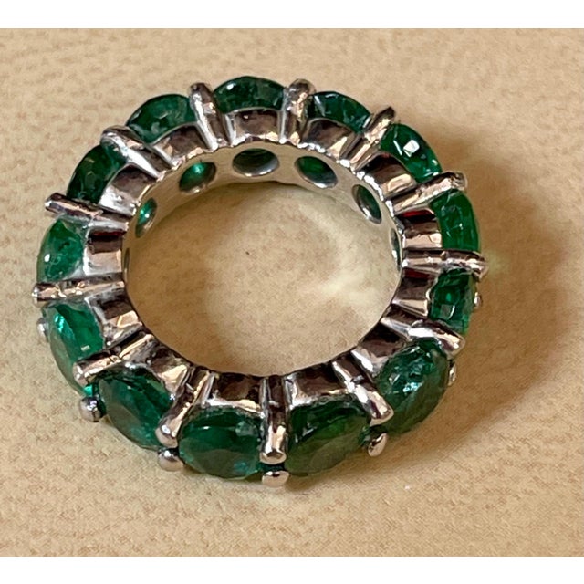 35 Pointer Each 4.5 Carat Emerald Anniversary Eternity Band / Ring in Platinum, Size 6 For Sale - Image 13 of 18