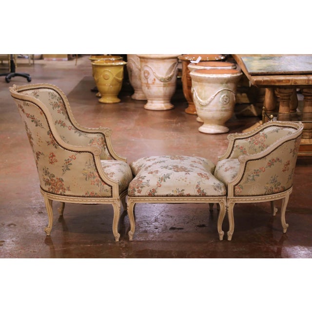 French 19th C. French Louis XV Provençal Painted Walnut Duchesse Brisée Chaise Longue For Sale - Image 3 of 14