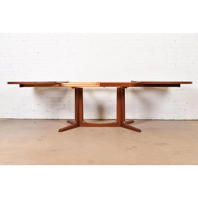 Niels Møller for Gudme Møbelfabrik Danish Modern Sculpted Teak Dining Table, Newly Refinished For Sale In South Bend - Image 6 of 14