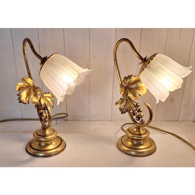 1970s Florentine Table Lamps with Gold-Colored Metal Frames and Frosted Relief Glass Shades, 1970s, Set of 2 For Sale - Image 5 of 7