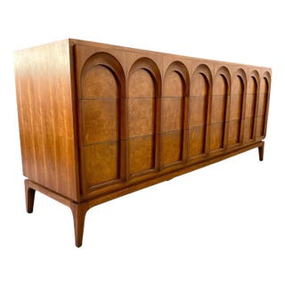 1960s Thomasville Sculptural 'Arched' 9 Drawer Dresser Walnut, Olive Burl Mid Century For Sale