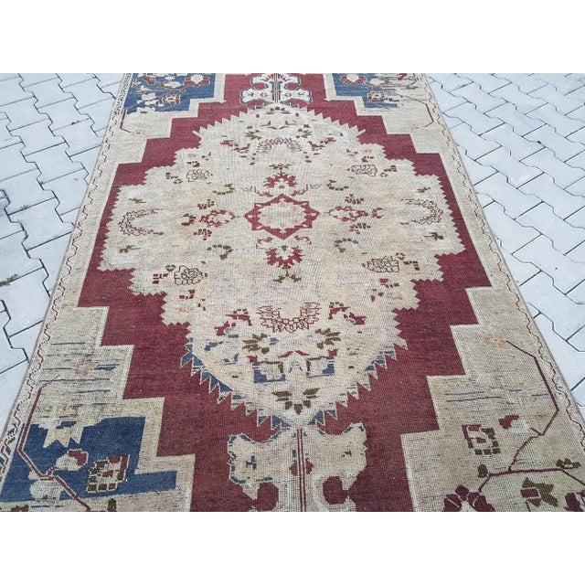 Vintage Central Anatolian 'Taspinar' Wool Turkish Area Rug 4'7" X 8'11" For Sale - Image 10 of 13