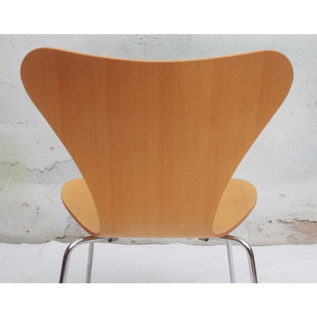 Model 3107 Chair in Ash by Arne Jacobsen for Fritz Hansen, 1995 For Sale - Image 9 of 11